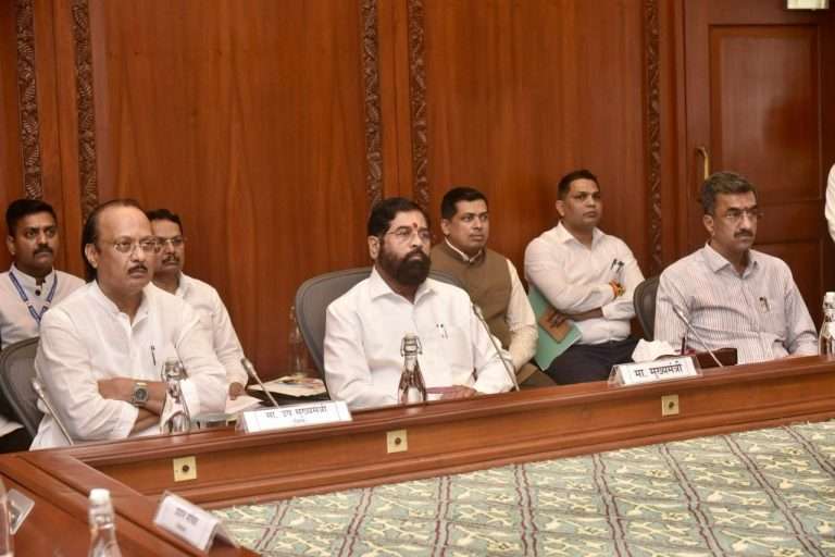 मुनावळे येथे महिन्याभरात वॉटर स्पोर्टस सुरू करणार
