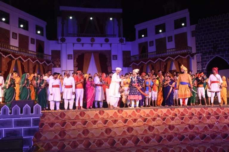 शिवगर्जना महानाट्याला दुसऱ्या दिवशीही शिवप्रेमींची अलोट गर्दी