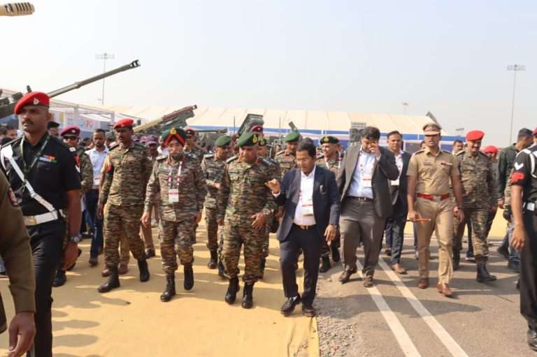 लष्कर प्रमुखांनी महाराष्ट्र एमएसएमई डिफेन्स एक्स्पो 2024 ला भेट दिली