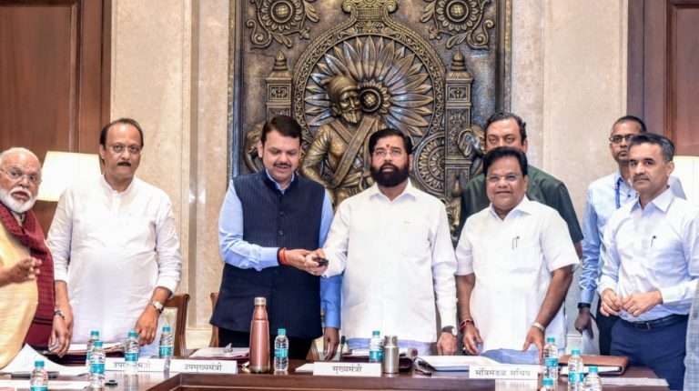 आरोग्य विभागातील १४४६ वैद्यकीय अधिकाऱ्यांना मुख्यमंत्र्यांच्या हस्ते पदस्थापनेचे ऑनलाईन आदेश