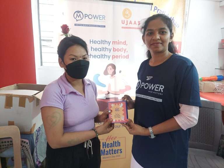 पुण्यातील सेक्स वर्कर्समध्ये मानसिक आरोग्य आणि मासिक पाळी विषयी जागरुकते साठी एमपॉवर आणि उजास आले एकत्र