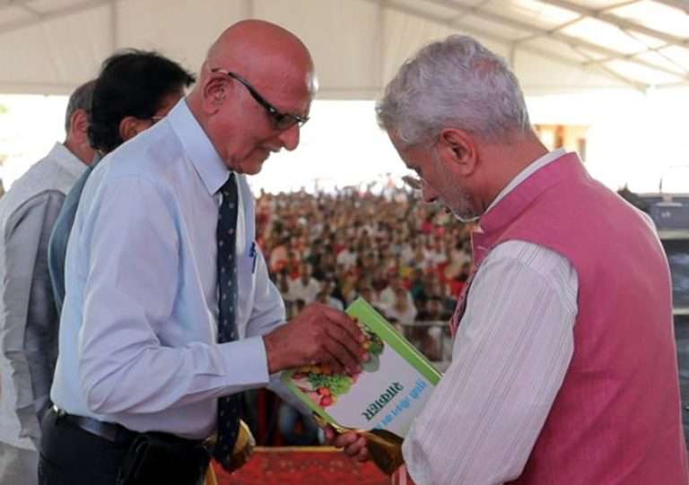 परराष्ट्र मंत्री डॉ. एस. जयशंकर यांच्या हस्ते शाकाहारावरील सचित्र पुस्तकाचे प्रकाशन