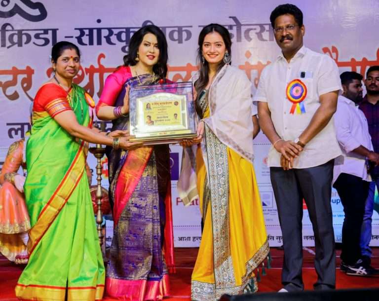 पुणे कि नारी सबसे भारी- अमृता फडणवीस यांचे विधान