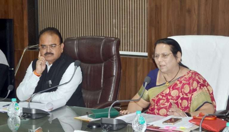 टंचाई निवारणासाठी सामाजिक संस्थांनी सक्रिय सहभाग घ्यावा- डॉ. नीलम गोऱ्हे