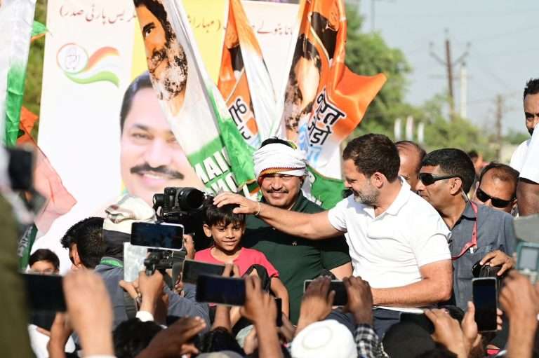 संविधान देशाचा पाया; मोदीच काय, कोणालाही संविधानाला हात लावू देणार नाही: राहुल गांधी.