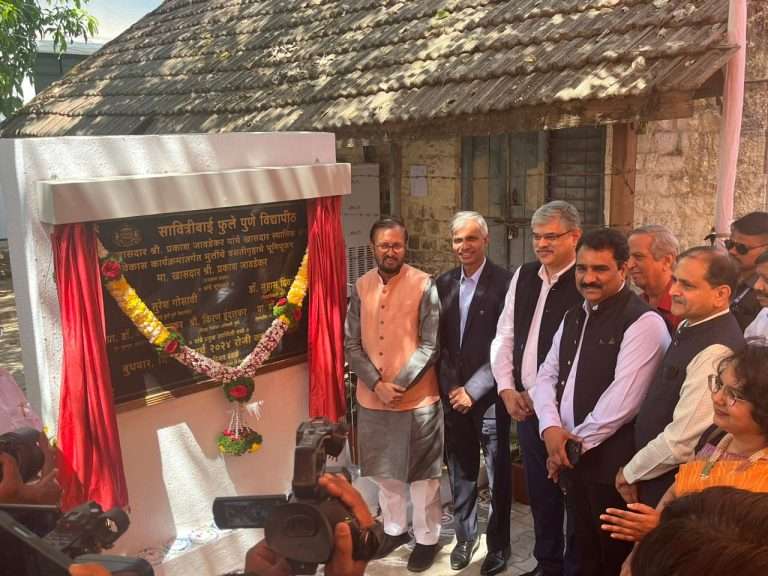 सावित्रीबाई फुले पुणे विद्यापीठात विद्यार्थिनींच्या वसतिगृहाचे भूमिपूजन