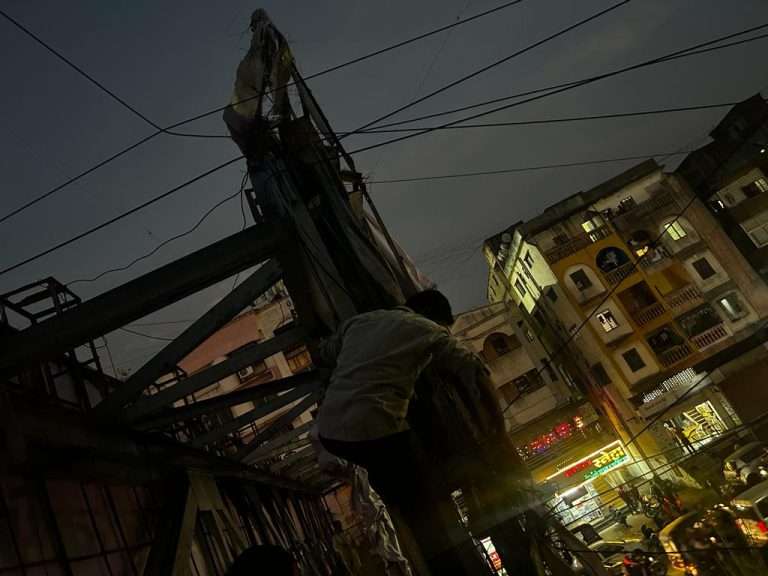 जिल्ह्यातील ३२ हजार फलक हटविले