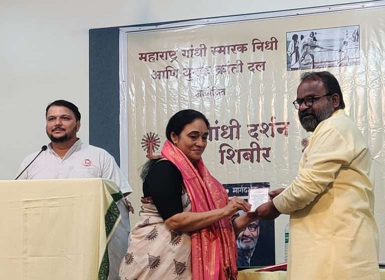 गांधीजी हे मानवतेचे प्रतिक:डॉ.शशिकला राय