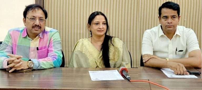 गानसम्राज्ञी लता मंगेशकर यांच्या स्मरणार्थविभावरी आपटे-जोशी यांना ‘दीदी पुरस्कार’