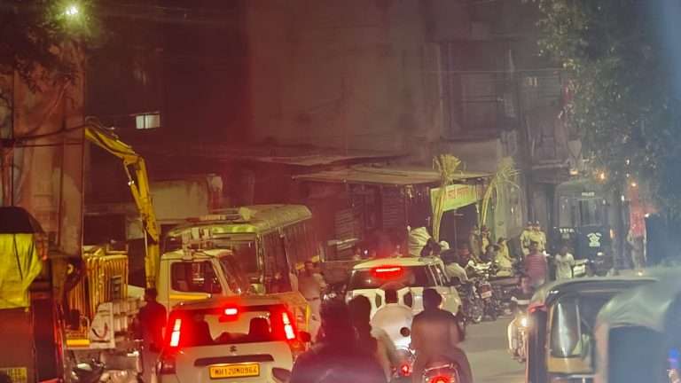पुण्येश्वर जवळ मध्यरात्रीनंतर गोंधळ-अफवेमुळे भावना भडकल्याचे पोलिसांचे म्हणणे तर महापालिका म्हणाली कोणतीही कारवाई नाही