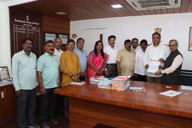 निवडणूक आचारसंहितेच्या विविध मुद्यांवर चर्चा करण्यासाठी मुंबई भाजपा अध्यक्ष आ. ॲड. आशिष शेलार यांचा पुढाकार