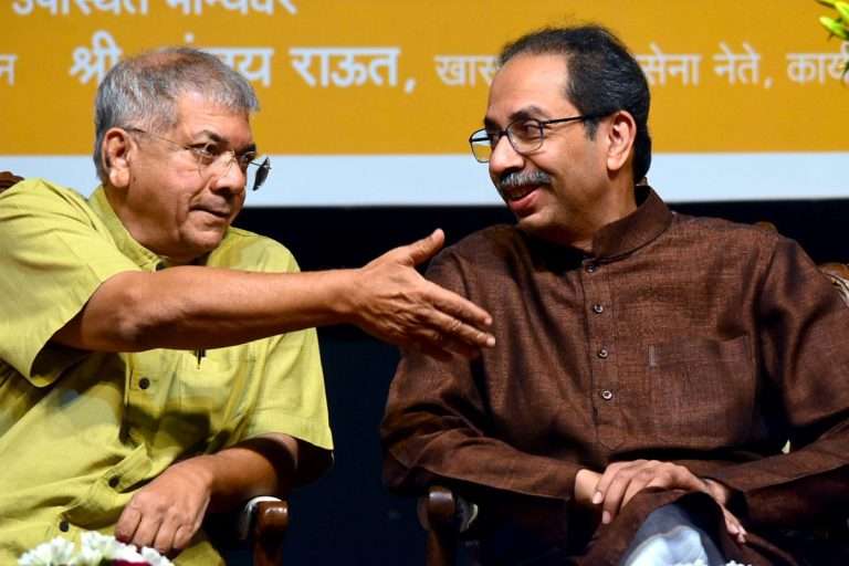 प्रकाश आंबेडकरांना सायंकाळी ७ पर्यंतची वेळ; नाहीतर मविआ एकाचवेळी ४८ उमेदवार जाहीर करणार