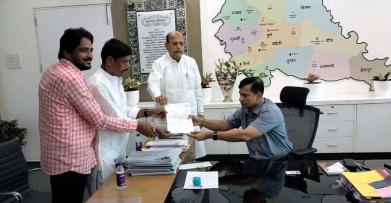 २४ तासात भिंतीवरील कमळ पुसा अन्यथा…