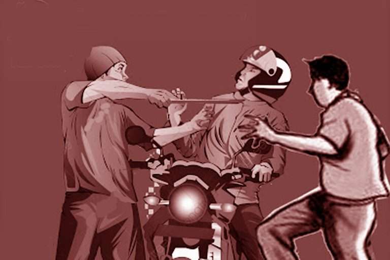 गाडी अडवुन लुटणा-या चोरांना केली अटक