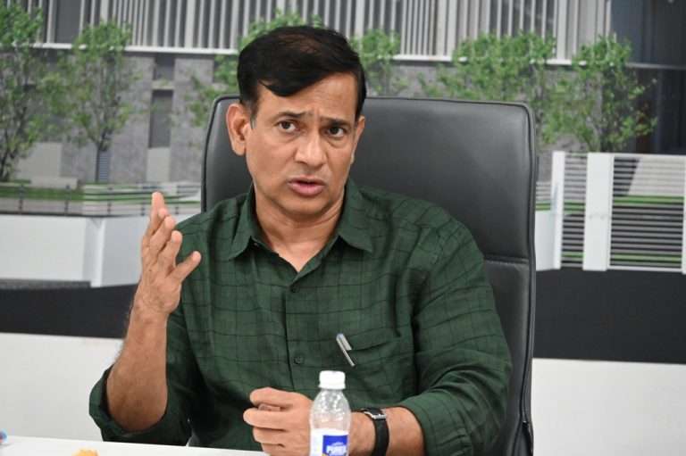 गड किल्ल्याच्या आर्किटेक्चरल दस्तऐवजीकरण स्पर्धेत सहभाग घ्यावा-जिल्हाधिकारी डॉ. सुहास दिवसे