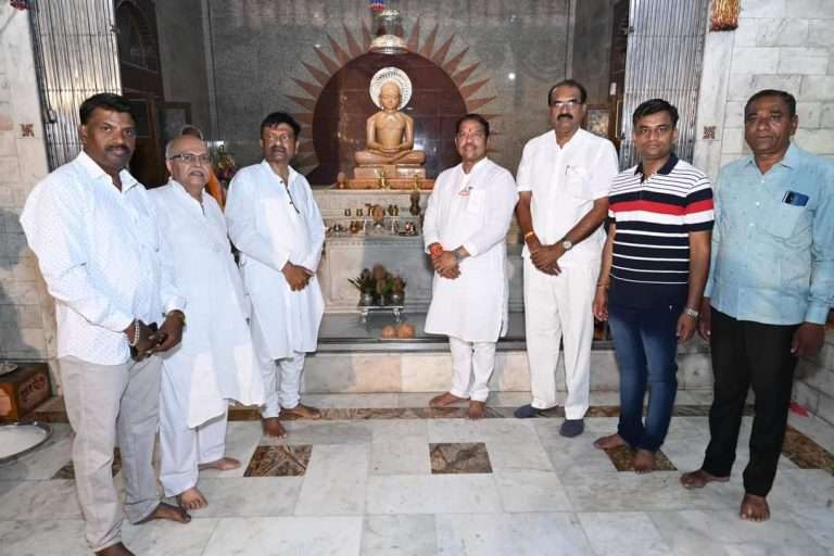 भगवान महावीर यांनी दाखवलेला शांतता व अहिंसेचा मार्ग आजही प्रेरक – बारणे