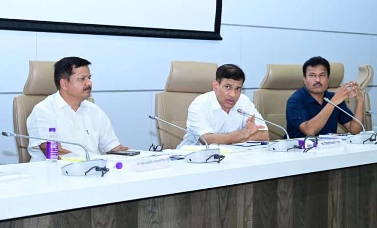 पुणे शहरात मतदानाची टक्केवारी वाढविण्यासाठी मतदार जागृतीवर भर द्या-डॉ.राजेंद्र भोसले