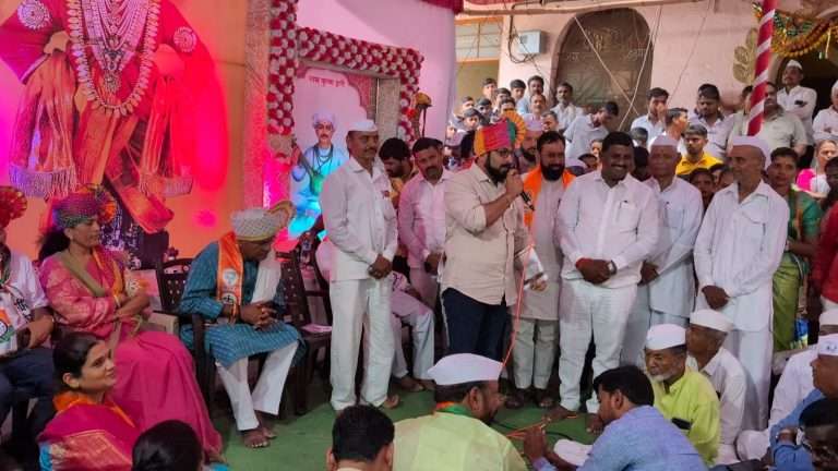 निवडणूक प्रचारात कोल्हे आढळराव आमनेसामने