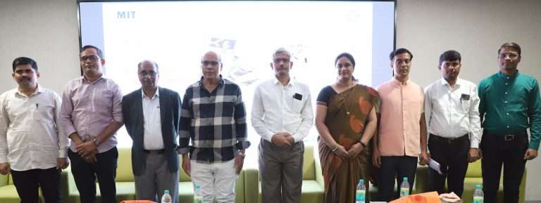 विद्यार्थ्यांनी करिअर निवडताना वास्तवाचे भान जपावे-लक्ष्मीकांत देशमुख
