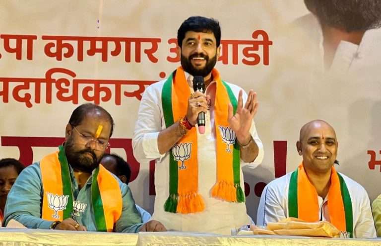 कामगारांनी आपल्या प्रगतीसाठी मोदींना साथ देण्याचे आवाहन