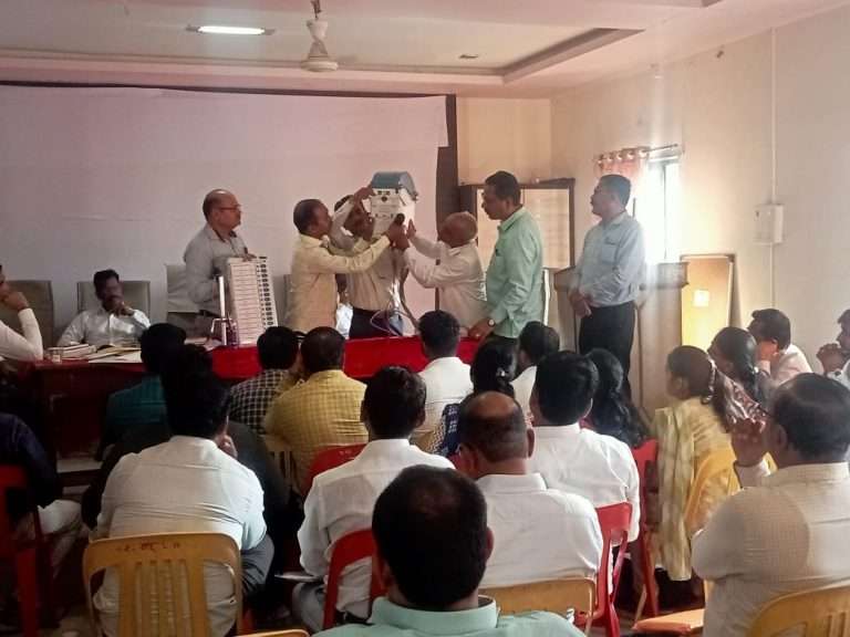 इंदापूर येथे निवडणुकीसाठी नियुक्त अधिकाऱ्यांचे प्रशिक्षण संपन्न