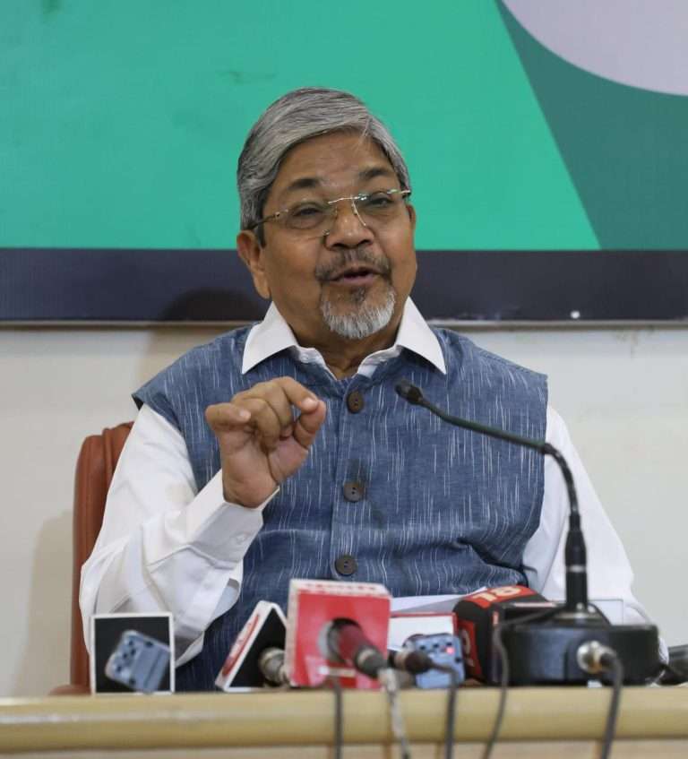 वंचित बहुजन आघाडीची निवडणुकीतील भूमिका भाजपाला अनुकूल: डॉ. भालचंद्र मुणगेकर