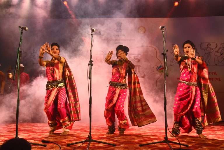 सांस्कृतिक कार्य संचालनालय आयोजित तमाशा महोत्सवाचे नियोजन आणि त्याची “फलनिष्पती”