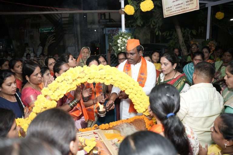 पिंपळे निलख मध्ये स्वामी समर्थ प्रकट दिनानिमित्त भक्तांची मांदियाळी