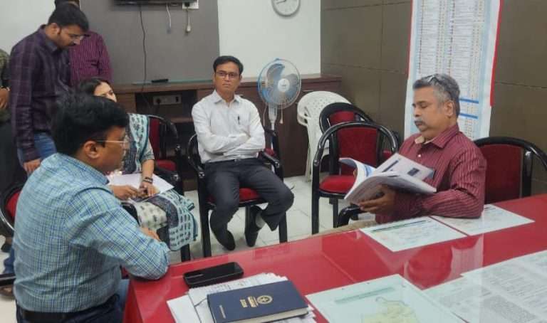 वडगावशेरी विधानसभा मतदारसंघ निवडणूक कार्यालयाला निरीक्षकांची भेट