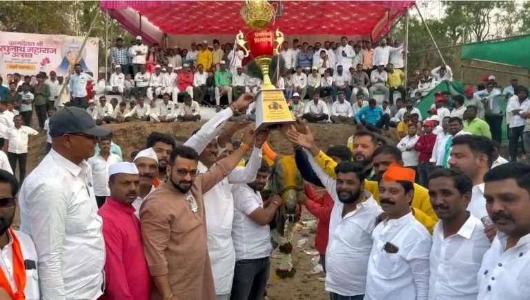 शेतकऱ्याच्या पोराला घेरण्यासाठी मोठे मोठे नेते येत आहेत – डॉ. अमोल कोल्हे
