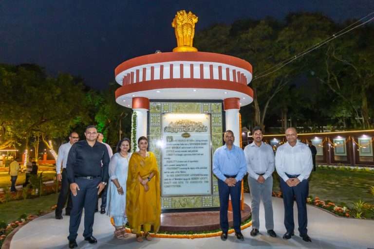 लष्कर आणि ‘पुनीत बालन ग्रुप’ने साकारले देशातील पहिले संविधान उद्यान