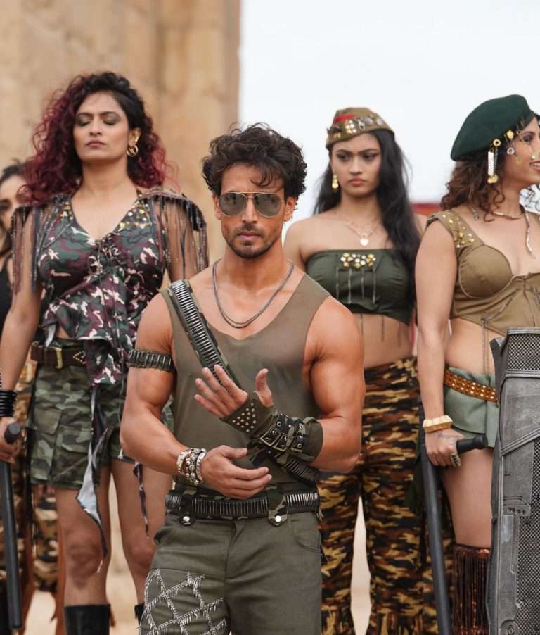बडे मियाँ छोटे मियाँ मधील टायगर श्रॉफ च्या अभिनयाबद्दल समीक्षक आणि प्रेक्षक यांच्याकडून कौतुक 