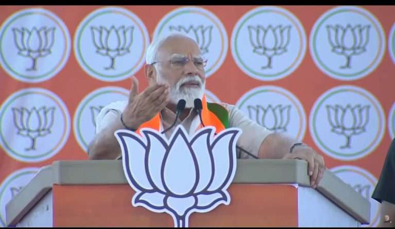 कॉंग्रेससोबत असलेली शिवसेना नकली -नरेंद्र मोदी