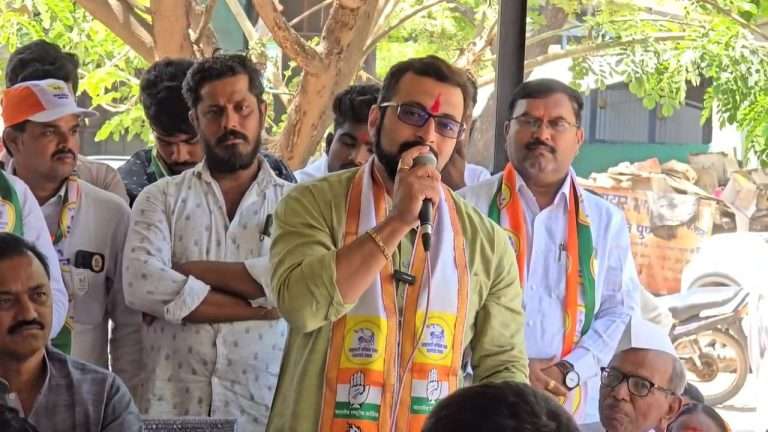 हे तर लोकप्रतिनिधीच्या वेशातील व्यापारी….