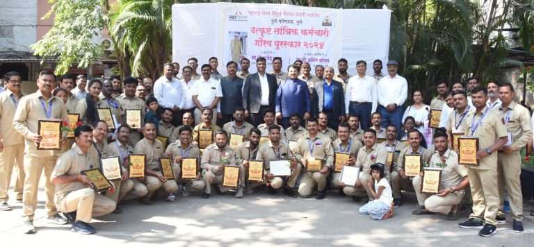 महावितरणच्या उत्कृष्ट ५६ जनमित्रांचा सहकुटुंबासह गौरव