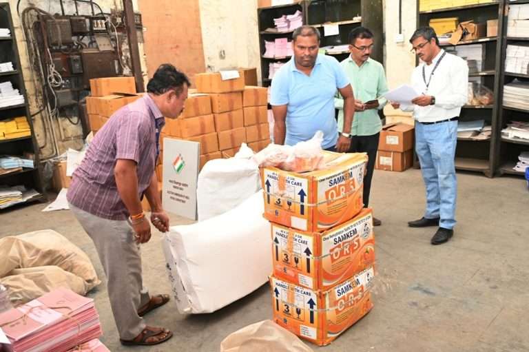 मतदान केंद्रावर मेडीकल कीटची सुविधा