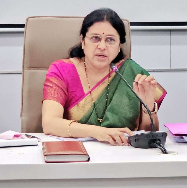 140 कोटींचा घोटाळा, भाजप नेत्याची मालमत्ता जप्त करण्याची खासदार मेधा कुलकर्णींची मागणी