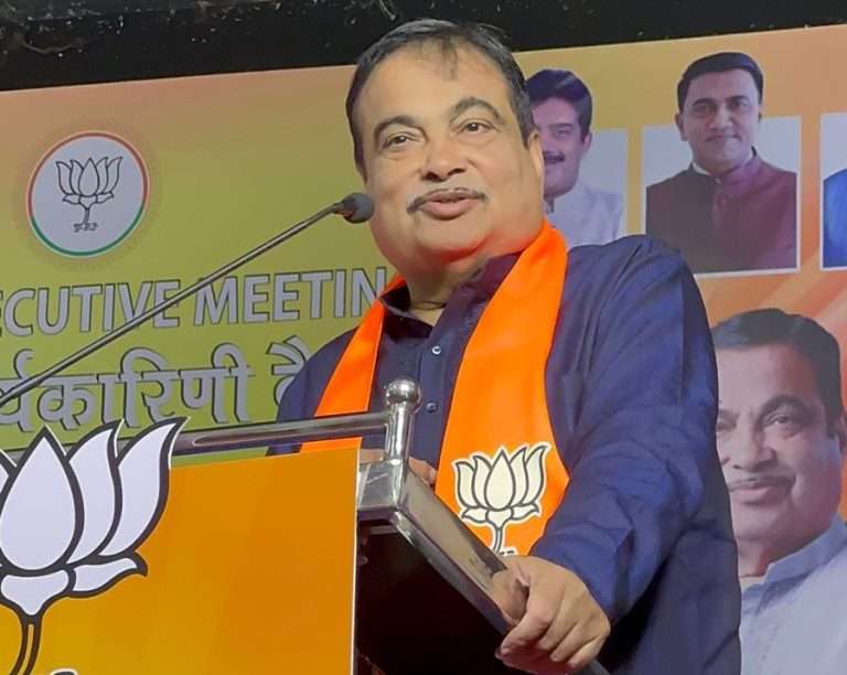 केंद्रीय मंत्री नितीन गडकरी  यांनी घेतल्या एकूण ७२ जाहीर सभा आणि रोड शो