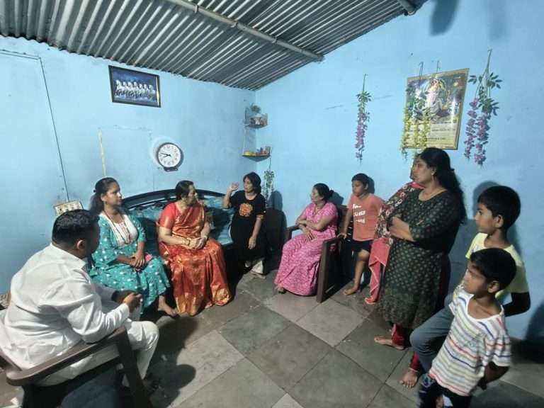 लाडकी बहीण योजनेमुळे आर्थिक स्थैर्य मिळाले! नीलम गोऱ्हे यांच्याशी बोलतांना लाभार्थी बहिणींची उत्स्फूर्त प्रतिक्रिया.