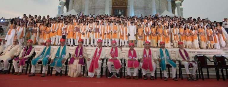 राज्यपाल सी. पी. राधाकृष्णन यांच्या उपस्थितीत एमआयटी कला, रेखांकन व तंत्रज्ञान विद्यापीठाचा पदवीप्रदान सोहळा संपन्न