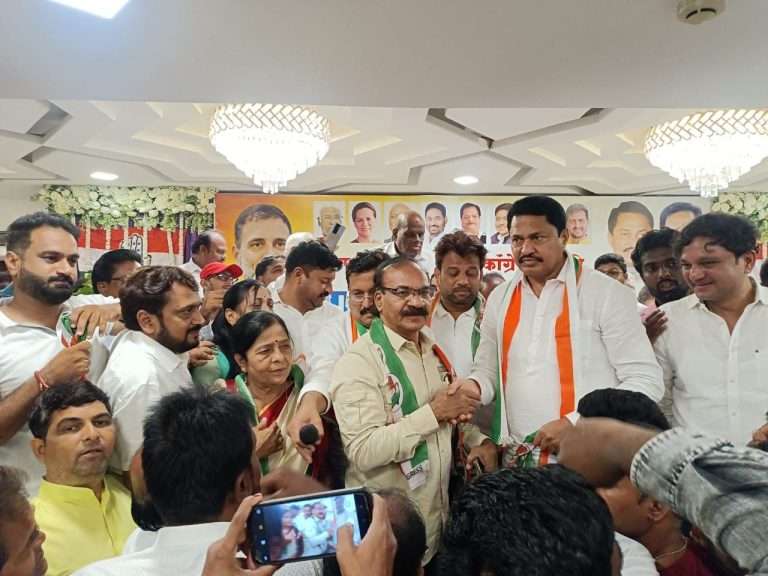 नागपूरमध्ये राष्ट्रवादी अजित पवार गटाला खिंडार, शेकडो कार्यकर्त्यांचा काँग्रेसमध्ये प्रवेश