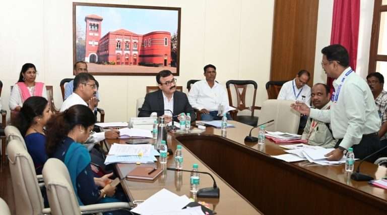 विभागीय लोकशाही दिनात तीन प्रकरणांवर सुनावणी