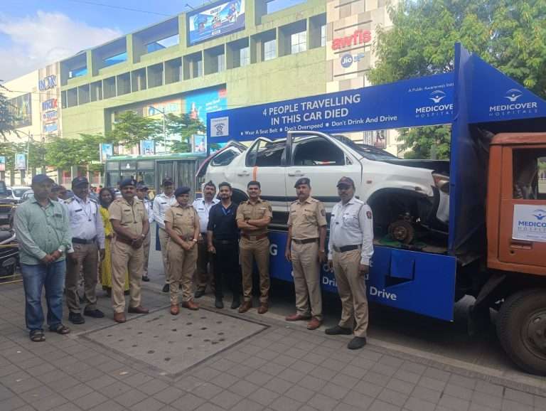 मेडिकव्हर हॉस्पिटल भोसरी तर्फे सुरक्षित वाहतूक अभियानाला सुरवात