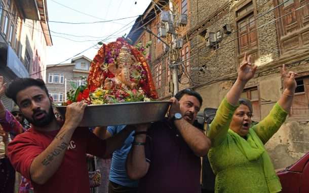 गणपती बाप्पा मोरयाच्या जयघोषात  काश्मीरमधील सार्वजनिक गणेशोत्सवाची सांगता