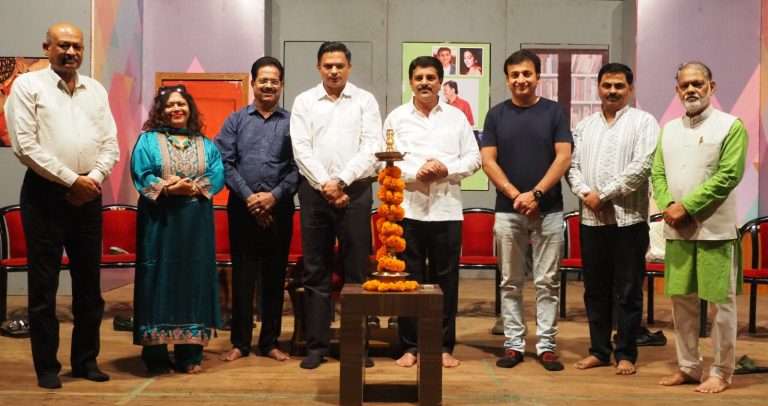 रसिकांना हसविण्याचे काम नाटकाद्वारे सदैव करू : संकर्षण कऱ्हाडे