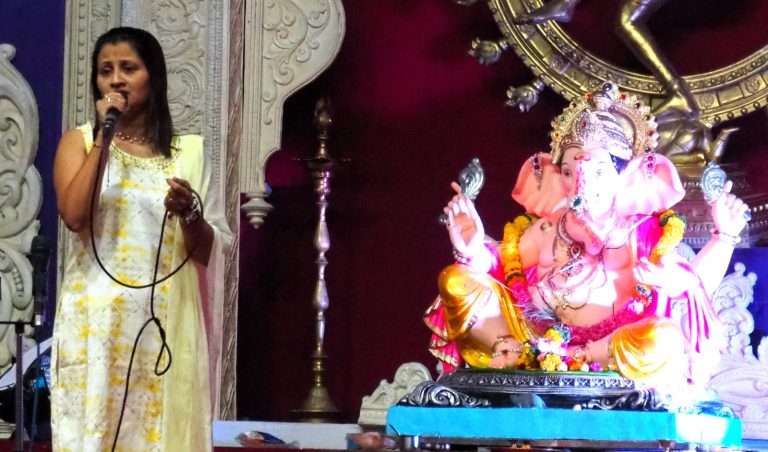 ‌ ‌‘झुमका गीरा रे‌’ पासून , ‌‘मोगरा फुलला‌’ आणि ‘रुक जा रात ठेहेर जा रे चंदा‌,सारख्या गीतांनी सजविली गणेशाची संगीत मैफिल
