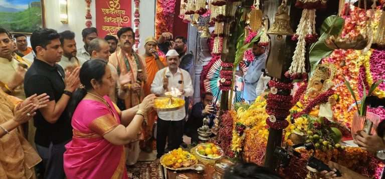 मुख्यमंत्री एकनाथ शिंदे यांच्या शासकीय वर्षा निवासस्थानी श्री गणेशाची विधानपरिषद उपसभापती डॉ. नीलम गोऱ्हे यांनी केली आरती….