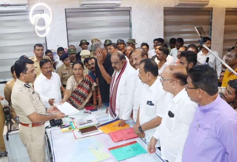 भाजपा खासदार अनिल बोंडेंच्या विधानामुळे राहुल गांधींच्या जीवाला धोका, बोंडेंना तात्काळ अटक करा: यशोमती ठाकूर.