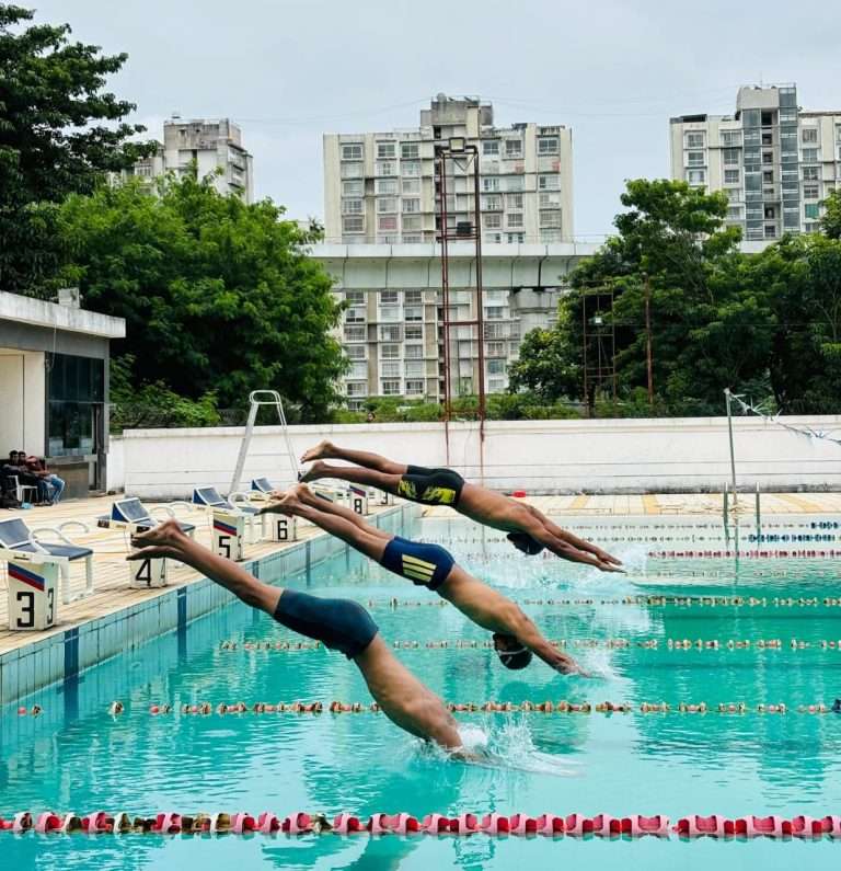 पीसीसीओई आयोजित आंतर महाविद्यालयीन पोहणे स्पर्धा संपन्न