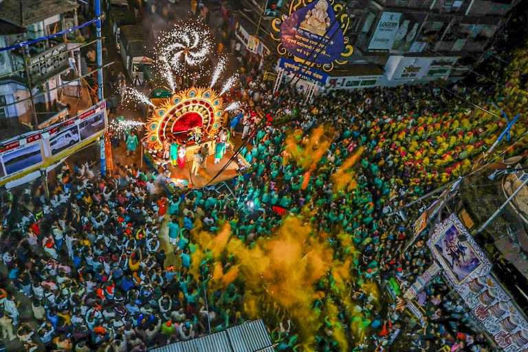 श्रीमंत भाऊसाहेब रंगारी गणपतीला दिमाखदार मिरवणुकीने निरोप